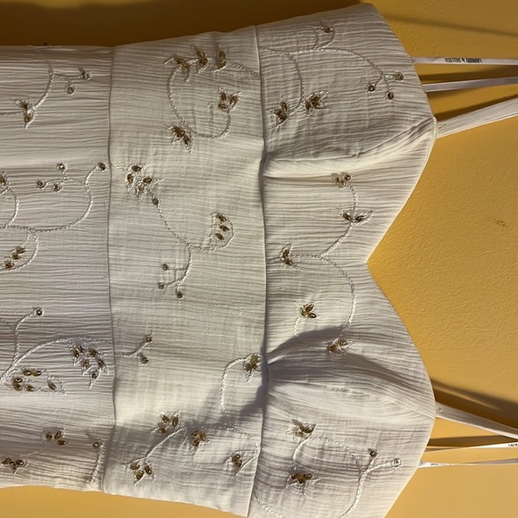 NWT- Laundry by Shelli Segal- White dress with gold sequins. Make me a offer. - Picture 3 of 10